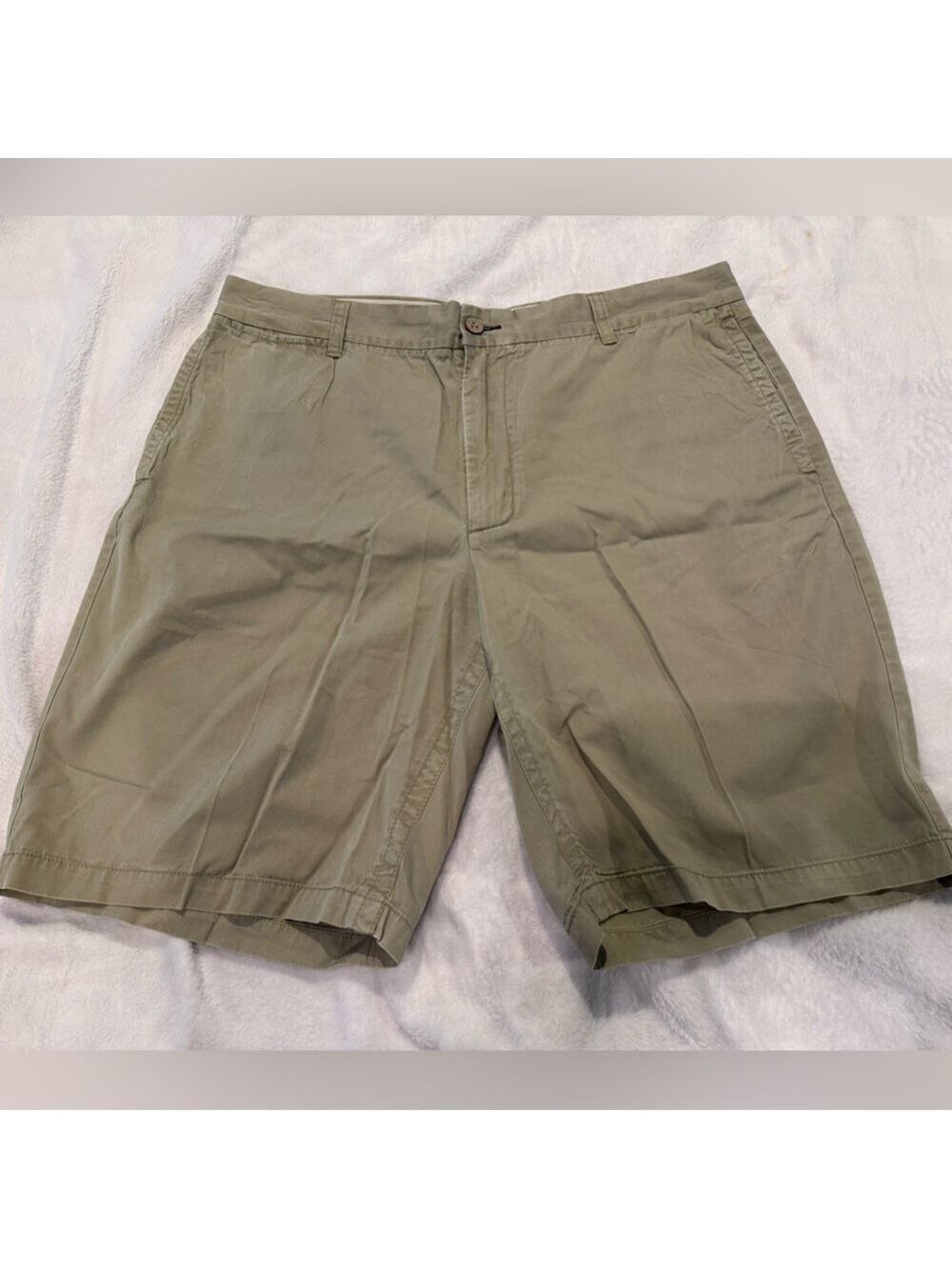 Men’s - Tommy Bahama Chino Light Khaki Shorts SZ 40 - Very Nice Condition
